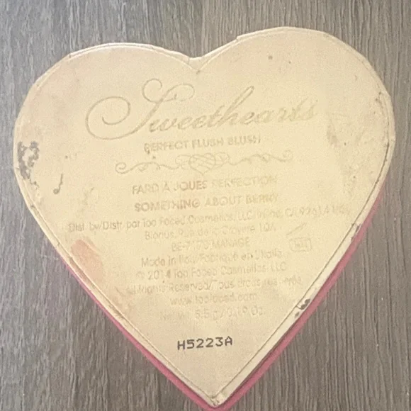 Too Faced sweethearts blush something about berry - Picture 3 of 3